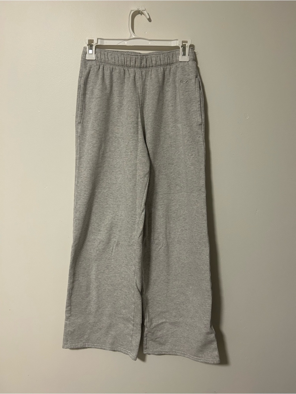 Hollister Women’s Light Gray Wide-Leg Sweatpants